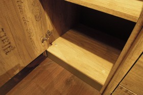 Шкаф для белья «Пилигрим» (Дуб Каньон светлый, Фон серый) в Тевризе - tevriz.katalogmebeli.com | фото 5